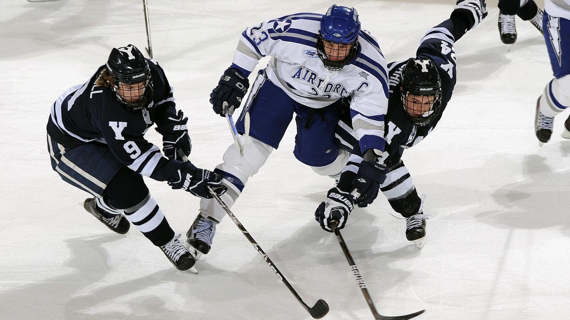 爱游戏ayx-德甲比赛精彩纷呈，关键扑救挽救大局，德甲比赛视频